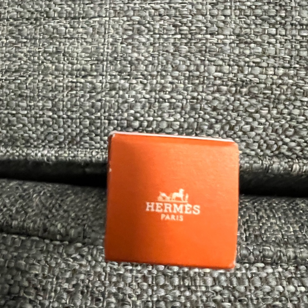 Hermès perfume never been opened  15 ML great for your purse..